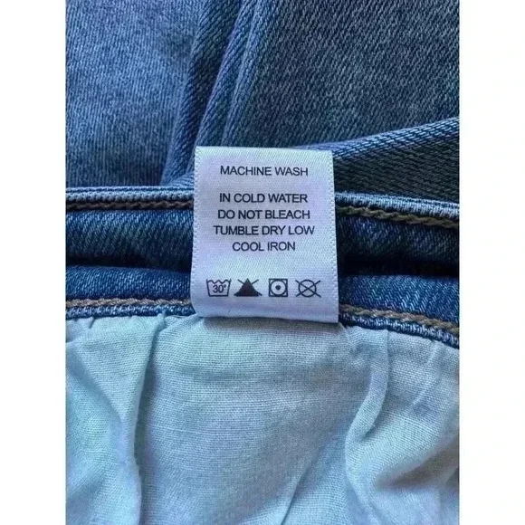 Trendy Distressed Medium Wash Straight Leg Jeans with Ripped Details - Picture 9 of 9